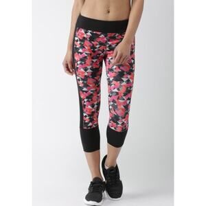 FOREVER 21 Capri Athletic Legging Tights Multicoloured Geometric Print Size M